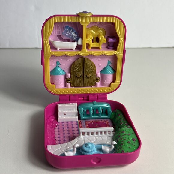 Polly Pocket Compacts Pink & Purple One Figure - Picture 2 of 7